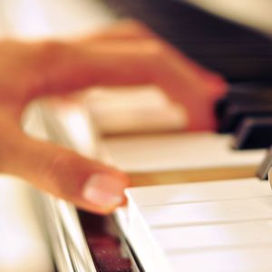 国产美女张开腿漏尿口桶100%
