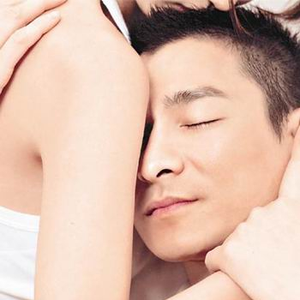 国产美女张开腿漏尿口桶100%
